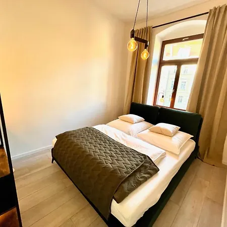 Familienapartment Weinbergblick Altstadt - Palais דירה *