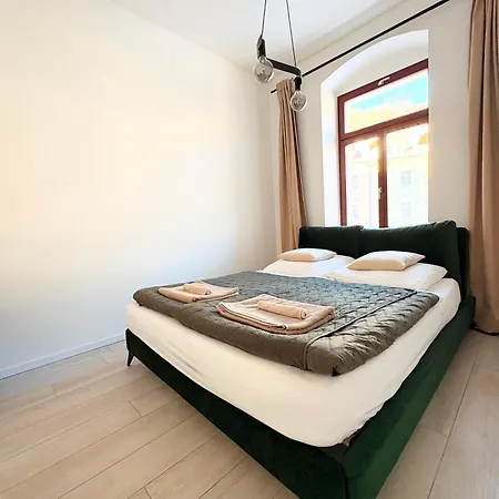 Familienapartment Weinbergblick Altstadt - Palais דירה