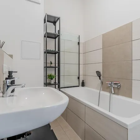 Familienapartment Weinbergblick Altstadt - Palais דירה *