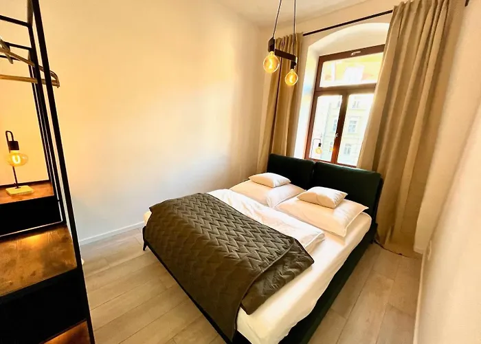 Palais - Altstadt, Balkon Richtung Weinberge, Nahe Burg 2sz Apartamento *
